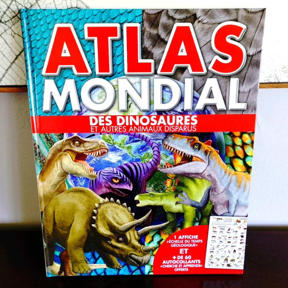NWOT Atlas Mondial Les Dinosaures Kids Book